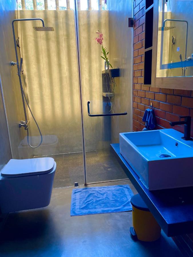 Negombo Morawala Beach Villa Екстер'єр фото